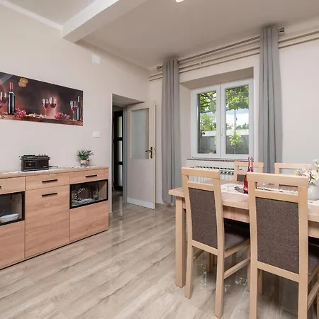 3 Bedroom Cozy In *