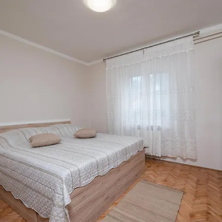 3 Bedroom Cozy In