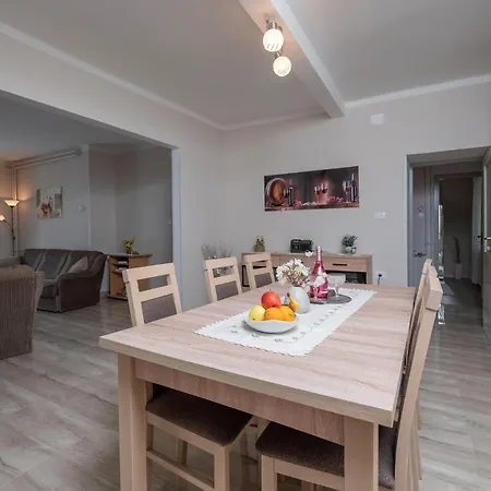 Casa vacanze Gorgeous In With Wifi Labin (Istria)